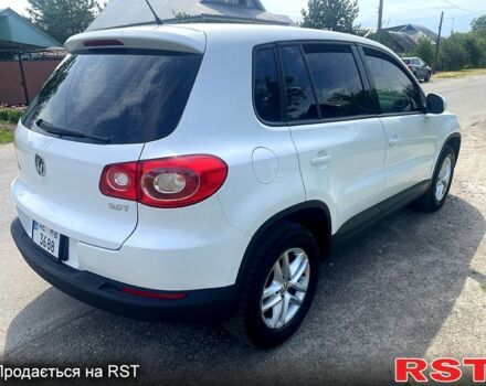 Белый Фольксваген Тигуан, объемом двигателя 2 л и пробегом 113 тыс. км за 9500 $, фото 8 на Automoto.ua