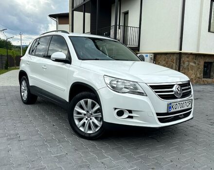 Белый Фольксваген Тигуан, объемом двигателя 2 л и пробегом 228 тыс. км за 11800 $, фото 2 на Automoto.ua