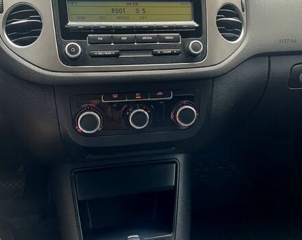 Белый Фольксваген Тигуан, объемом двигателя 2 л и пробегом 113 тыс. км за 9500 $, фото 11 на Automoto.ua