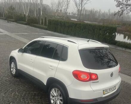 Білий Фольксваген Тігуан, об'ємом двигуна 2 л та пробігом 252 тис. км за 9990 $, фото 2 на Automoto.ua