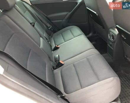 Білий Фольксваген Тігуан, об'ємом двигуна 2 л та пробігом 165 тис. км за 13600 $, фото 73 на Automoto.ua