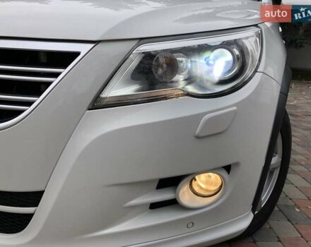 Білий Фольксваген Тігуан, об'ємом двигуна 2 л та пробігом 165 тис. км за 13600 $, фото 127 на Automoto.ua