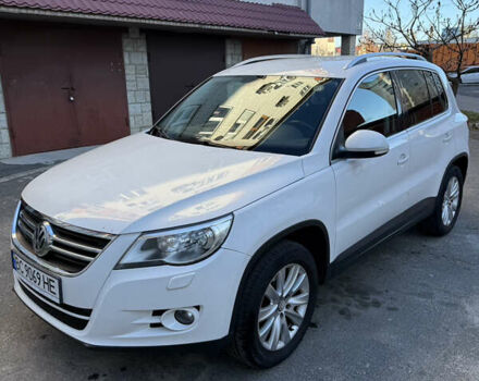 Білий Фольксваген Тігуан, об'ємом двигуна 1.98 л та пробігом 216 тис. км за 9500 $, фото 1 на Automoto.ua