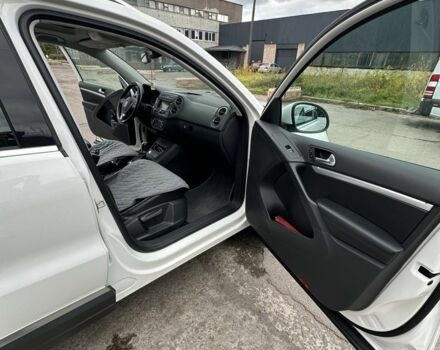 Белый Фольксваген Тигуан, объемом двигателя 2 л и пробегом 215 тыс. км за 12500 $, фото 11 на Automoto.ua