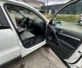 Белый Фольксваген Тигуан, объемом двигателя 2 л и пробегом 215 тыс. км за 12500 $, фото 11 на Automoto.ua