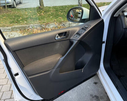 Білий Фольксваген Тігуан, об'ємом двигуна 1.98 л та пробігом 216 тис. км за 9500 $, фото 16 на Automoto.ua