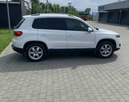 Білий Фольксваген Тігуан, об'ємом двигуна 2 л та пробігом 255 тис. км за 14700 $, фото 4 на Automoto.ua