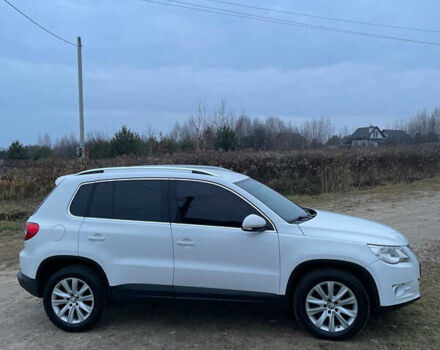 Белый Фольксваген Тигуан, объемом двигателя 1.97 л и пробегом 318 тыс. км за 13300 $, фото 5 на Automoto.ua