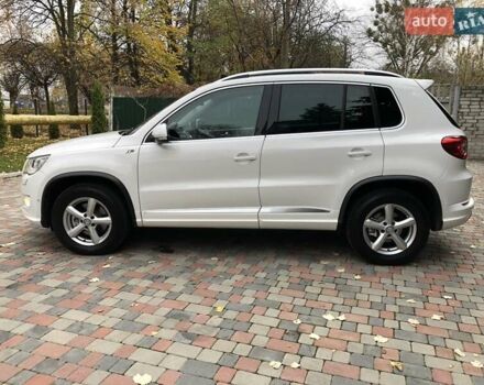 Білий Фольксваген Тігуан, об'ємом двигуна 2 л та пробігом 165 тис. км за 13600 $, фото 116 на Automoto.ua