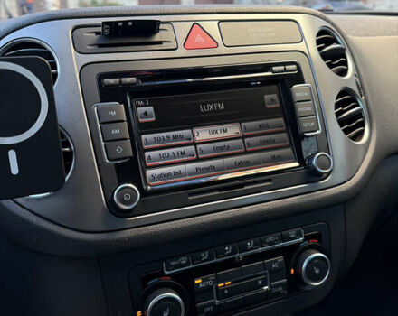 Білий Фольксваген Тігуан, об'ємом двигуна 1.98 л та пробігом 216 тис. км за 9500 $, фото 9 на Automoto.ua