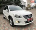 Білий Фольксваген Тігуан, об'ємом двигуна 2 л та пробігом 165 тис. км за 13600 $, фото 123 на Automoto.ua