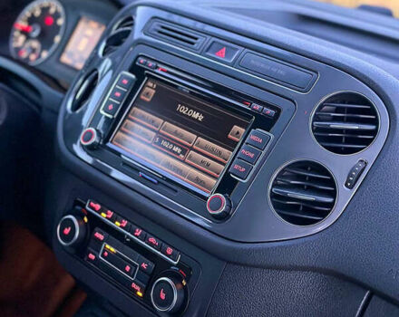 Белый Фольксваген Тигуан, объемом двигателя 1.97 л и пробегом 236 тыс. км за 12800 $, фото 14 на Automoto.ua