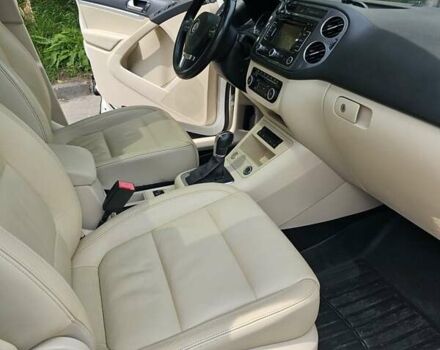 Білий Фольксваген Тігуан, об'ємом двигуна 1.98 л та пробігом 162 тис. км за 11800 $, фото 24 на Automoto.ua