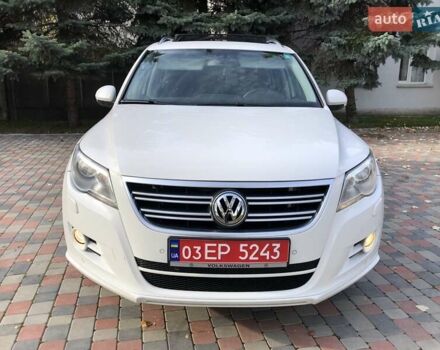 Білий Фольксваген Тігуан, об'ємом двигуна 2 л та пробігом 165 тис. км за 13600 $, фото 1 на Automoto.ua