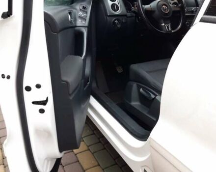 Белый Фольксваген Тигуан, объемом двигателя 1.97 л и пробегом 215 тыс. км за 13000 $, фото 13 на Automoto.ua