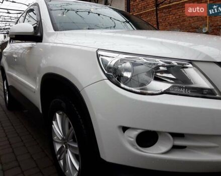 Белый Фольксваген Тигуан, объемом двигателя 1.97 л и пробегом 215 тыс. км за 13000 $, фото 9 на Automoto.ua