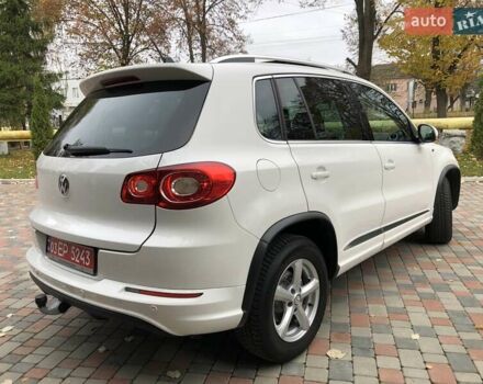 Білий Фольксваген Тігуан, об'ємом двигуна 2 л та пробігом 165 тис. км за 13600 $, фото 110 на Automoto.ua