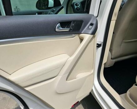 Білий Фольксваген Тігуан, об'ємом двигуна 1.98 л та пробігом 162 тис. км за 11800 $, фото 19 на Automoto.ua