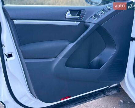 Белый Фольксваген Тигуан, объемом двигателя 1.97 л и пробегом 236 тыс. км за 12800 $, фото 9 на Automoto.ua