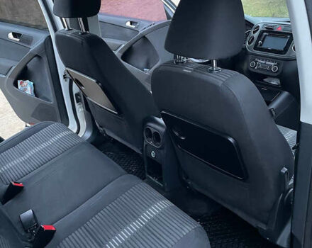 Белый Фольксваген Тигуан, объемом двигателя 1.97 л и пробегом 318 тыс. км за 13300 $, фото 13 на Automoto.ua