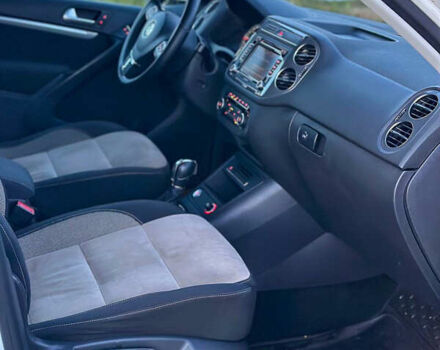 Белый Фольксваген Тигуан, объемом двигателя 1.97 л и пробегом 236 тыс. км за 12800 $, фото 12 на Automoto.ua