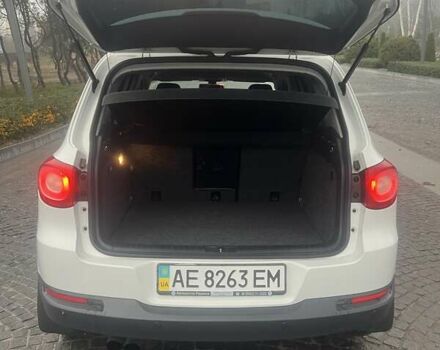 Білий Фольксваген Тігуан, об'ємом двигуна 2 л та пробігом 252 тис. км за 9990 $, фото 7 на Automoto.ua