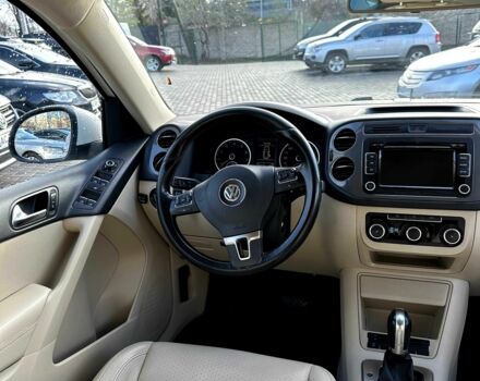 Белый Фольксваген Тигуан, объемом двигателя 2 л и пробегом 277 тыс. км за 11450 $, фото 1 на Automoto.ua