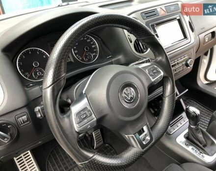 Білий Фольксваген Тігуан, об'ємом двигуна 2 л та пробігом 165 тис. км за 13600 $, фото 56 на Automoto.ua