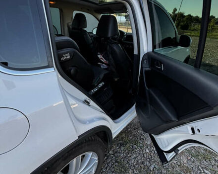 Белый Фольксваген Тигуан, объемом двигателя 1.98 л и пробегом 229 тыс. км за 13500 $, фото 11 на Automoto.ua