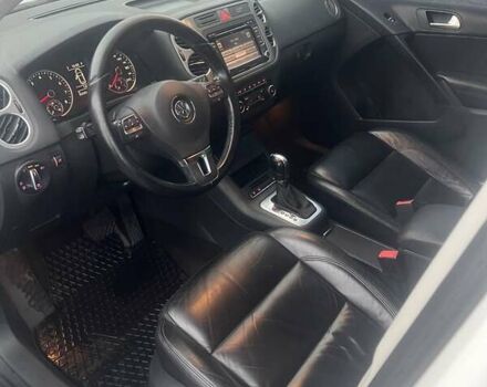 Білий Фольксваген Тігуан, об'ємом двигуна 2 л та пробігом 252 тис. км за 9990 $, фото 16 на Automoto.ua