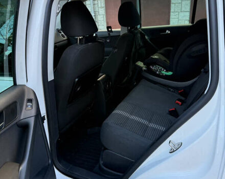 Білий Фольксваген Тігуан, об'ємом двигуна 1.98 л та пробігом 216 тис. км за 9500 $, фото 15 на Automoto.ua