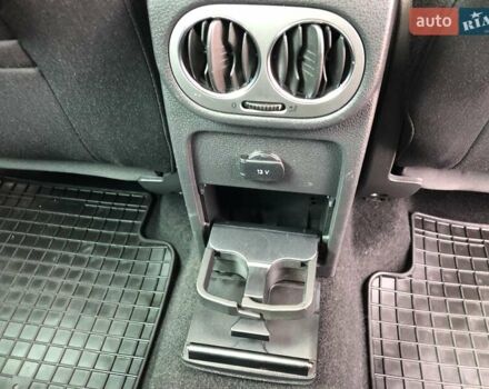 Білий Фольксваген Тігуан, об'ємом двигуна 2 л та пробігом 165 тис. км за 13600 $, фото 72 на Automoto.ua