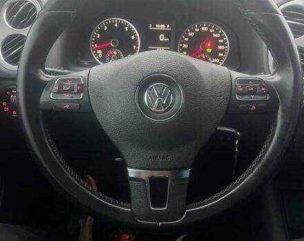 Білий Фольксваген Тігуан, об'ємом двигуна 2 л та пробігом 252 тис. км за 9990 $, фото 21 на Automoto.ua