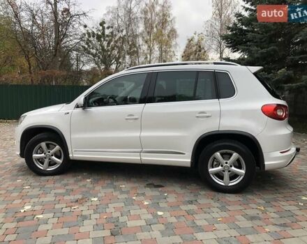 Білий Фольксваген Тігуан, об'ємом двигуна 2 л та пробігом 165 тис. км за 13600 $, фото 108 на Automoto.ua