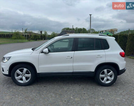 Білий Фольксваген Тігуан, об'ємом двигуна 2 л та пробігом 180 тис. км за 12000 $, фото 2 на Automoto.ua