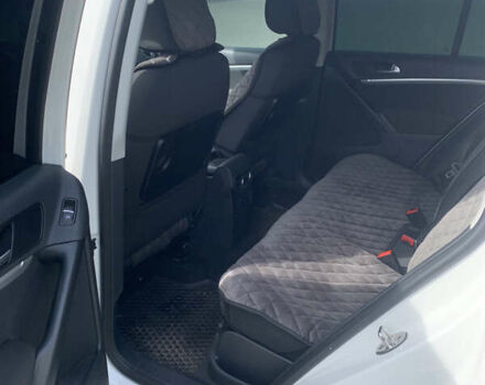 Білий Фольксваген Тігуан, об'ємом двигуна 2 л та пробігом 255 тис. км за 14700 $, фото 12 на Automoto.ua