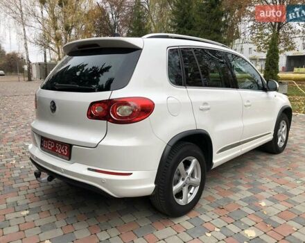 Білий Фольксваген Тігуан, об'ємом двигуна 2 л та пробігом 165 тис. км за 13600 $, фото 119 на Automoto.ua