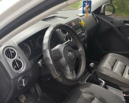 Белый Фольксваген Тигуан, объемом двигателя 2 л и пробегом 217 тыс. км за 12450 $, фото 23 на Automoto.ua