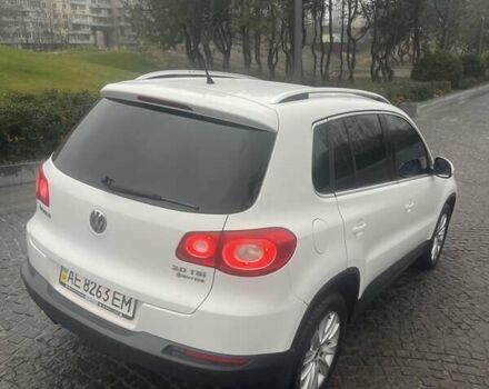 Білий Фольксваген Тігуан, об'ємом двигуна 2 л та пробігом 252 тис. км за 9990 $, фото 10 на Automoto.ua