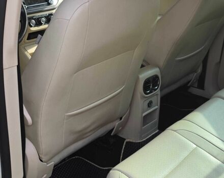 Белый Фольксваген Тигуан, объемом двигателя 2 л и пробегом 289 тыс. км за 9200 $, фото 3 на Automoto.ua