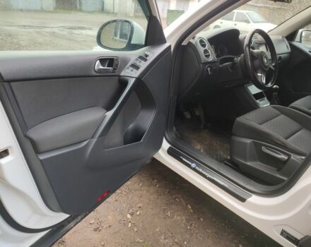 Белый Фольксваген Тигуан, объемом двигателя 2 л и пробегом 170 тыс. км за 9500 $, фото 12 на Automoto.ua