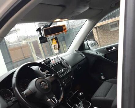 Белый Фольксваген Тигуан, объемом двигателя 1.97 л и пробегом 215 тыс. км за 13000 $, фото 12 на Automoto.ua