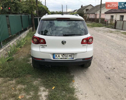 Білий Фольксваген Тігуан, об'ємом двигуна 1.98 л та пробігом 157 тис. км за 11599 $, фото 2 на Automoto.ua