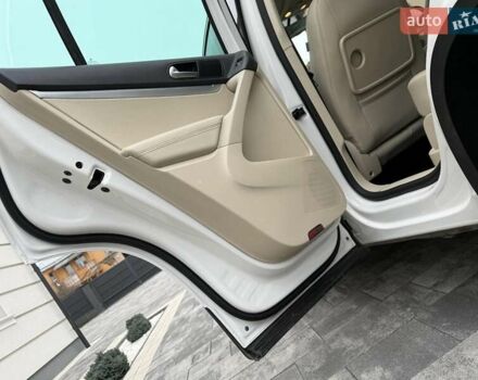 Белый Фольксваген Тигуан, объемом двигателя 2 л и пробегом 142 тыс. км за 12999 $, фото 26 на Automoto.ua