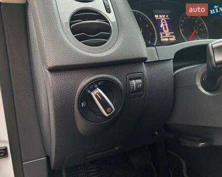 Білий Фольксваген Тігуан, об'ємом двигуна 2 л та пробігом 179 тис. км за 9900 $, фото 12 на Automoto.ua