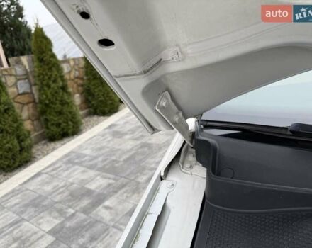 Белый Фольксваген Тигуан, объемом двигателя 2 л и пробегом 142 тыс. км за 12999 $, фото 43 на Automoto.ua