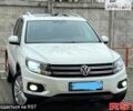 Белый Фольксваген Тигуан, объемом двигателя 2 л и пробегом 153 тыс. км за 12500 $, фото 2 на Automoto.ua