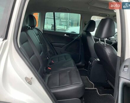 Білий Фольксваген Тігуан, об'ємом двигуна 2 л та пробігом 179 тис. км за 9900 $, фото 22 на Automoto.ua