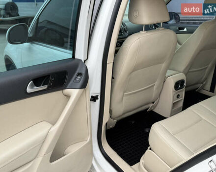 Білий Фольксваген Тігуан, об'ємом двигуна 1.98 л та пробігом 195 тис. км за 10900 $, фото 10 на Automoto.ua