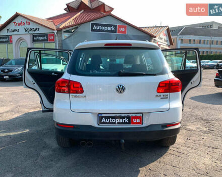 Білий Фольксваген Тігуан, об'ємом двигуна 2 л та пробігом 208 тис. км за 13890 $, фото 16 на Automoto.ua